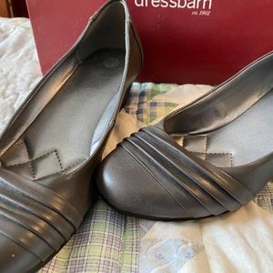 Womens dress shoes Size 8